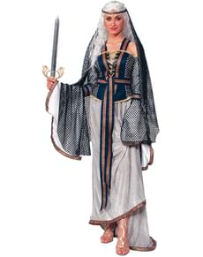 湖のコスチュームの女性のプラスサイズの女性