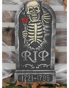 Tombstone RIP 1721-1795