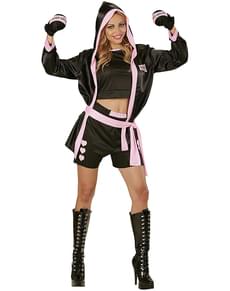 Knockout! disfraz de boxeadora con bata rosa y guantes.