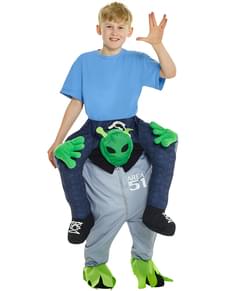 아이들의 외계인은 제의 옷을 납치하려합니다