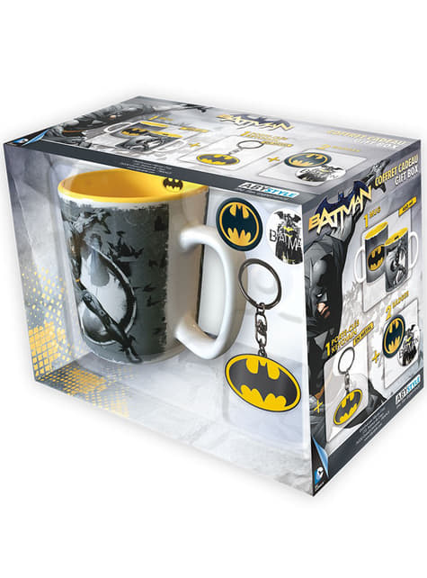 Gift Set (Mug, Keychain and Badges) - Batman
