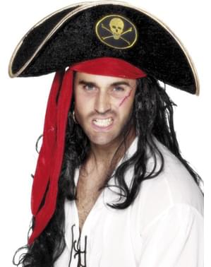 Piratenhoed met rode hoofddoek