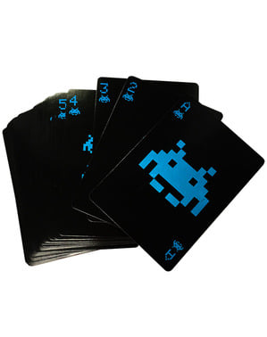 Space Invaders bermain kartu