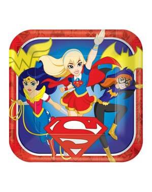 8 isoa DC Super Hero Girls lautasta