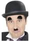 Chaplins Bart und Augenbrauen