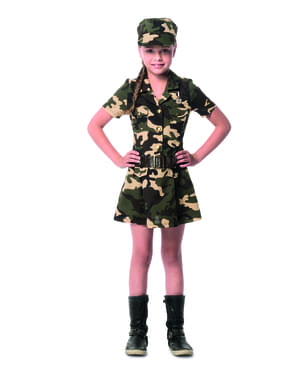 लड़कियों के लिए सैन्य पोशाक