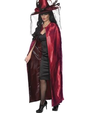 Reversible vampire cape for a woman