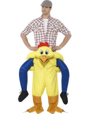 Menaiki ayam kuning di kostum untuk orang dewasa