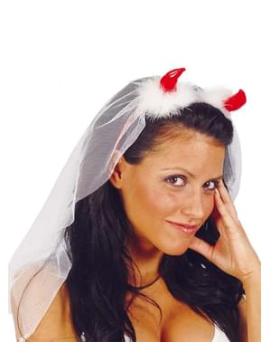 Diadème de diablesse avec son voile de mariée.