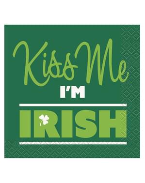 16 Kiss me I'm Irish snack servetten (13x13 cm)