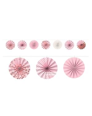 Girlander av dekorative papirvifter i rosa toner