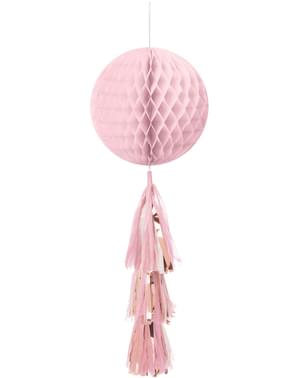 Roze honingraat papieren hang decoratie en pompons