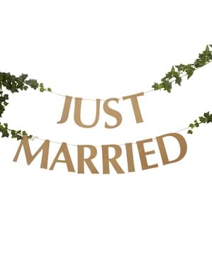 Karangan bunga "Just Married" - Hearts & Kraft