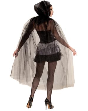 Svart cape i glansig tyll med luva