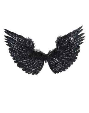 Alas negras con plumas
