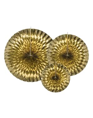 3つの金の装飾的な紙ファンのセット
