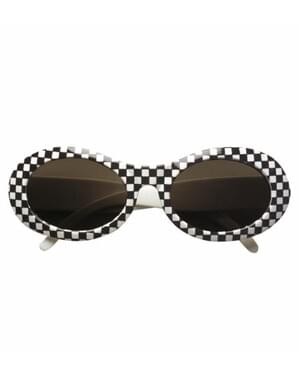 Óculos aos quadrados 60's