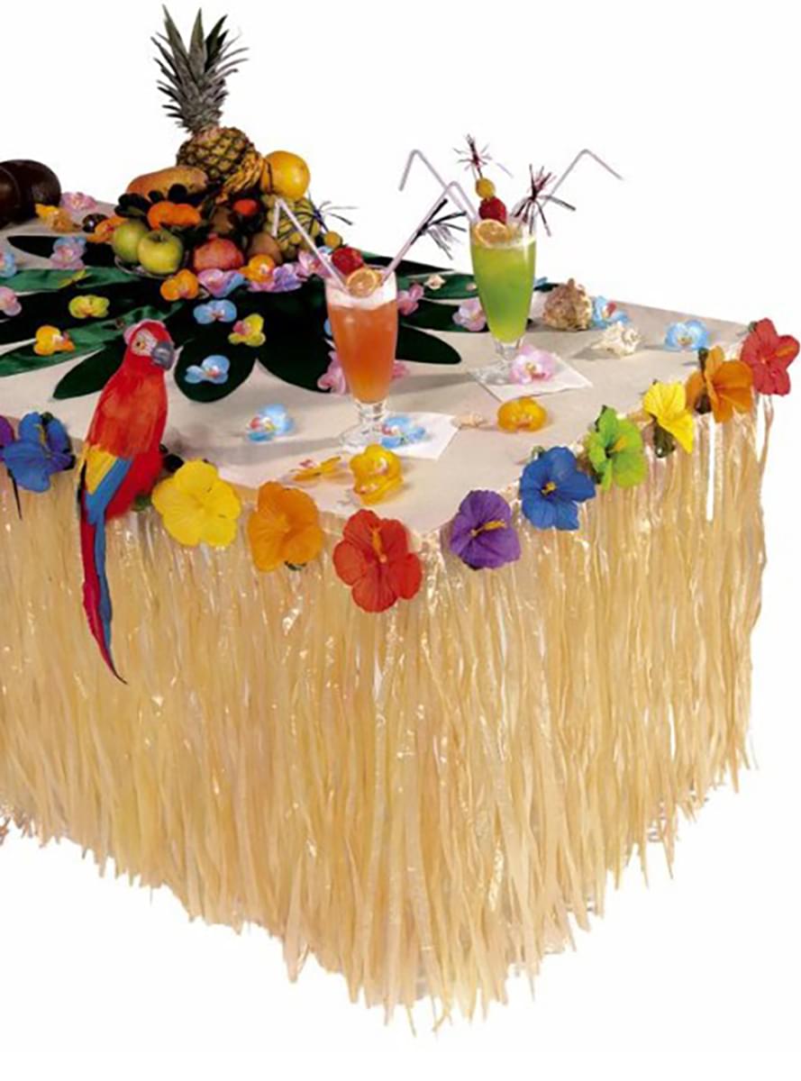 Hawaiische Tischdekoration mit Blumen