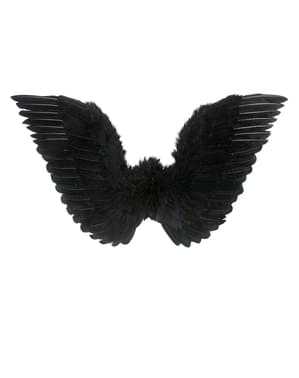 महिला काले पंख पंख