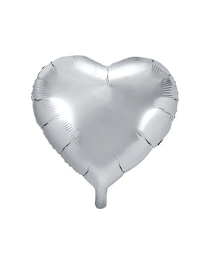 चांदी में एक दिल के आकार में पन्नी गुब्बारा