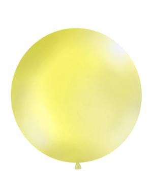 पेस्टल पीले रंग में विशालकाय गुब्बारा