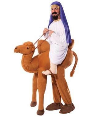 Sheikh með Humped Camel Costume hans