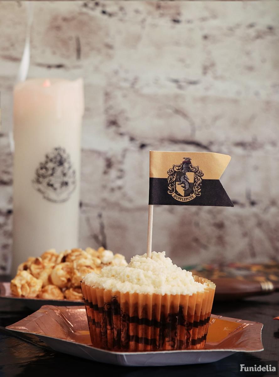 Harry Potter set of cupcake cases and flags - Hogwarts Houses