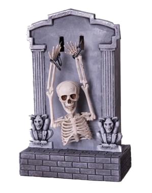 Lápide decorativa com esqueleto com movimento, luz e som halloween