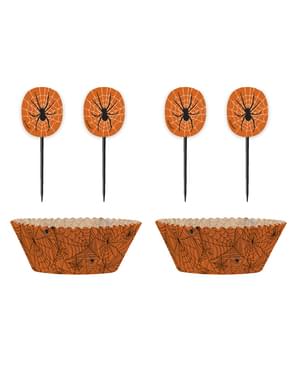 मकड़ियों और जाले के साथ 24 नारंगी कपकेक मामलों का सेट - बेसिक हैलोवीन