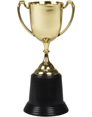 Trofeu în formă de cupă auriu