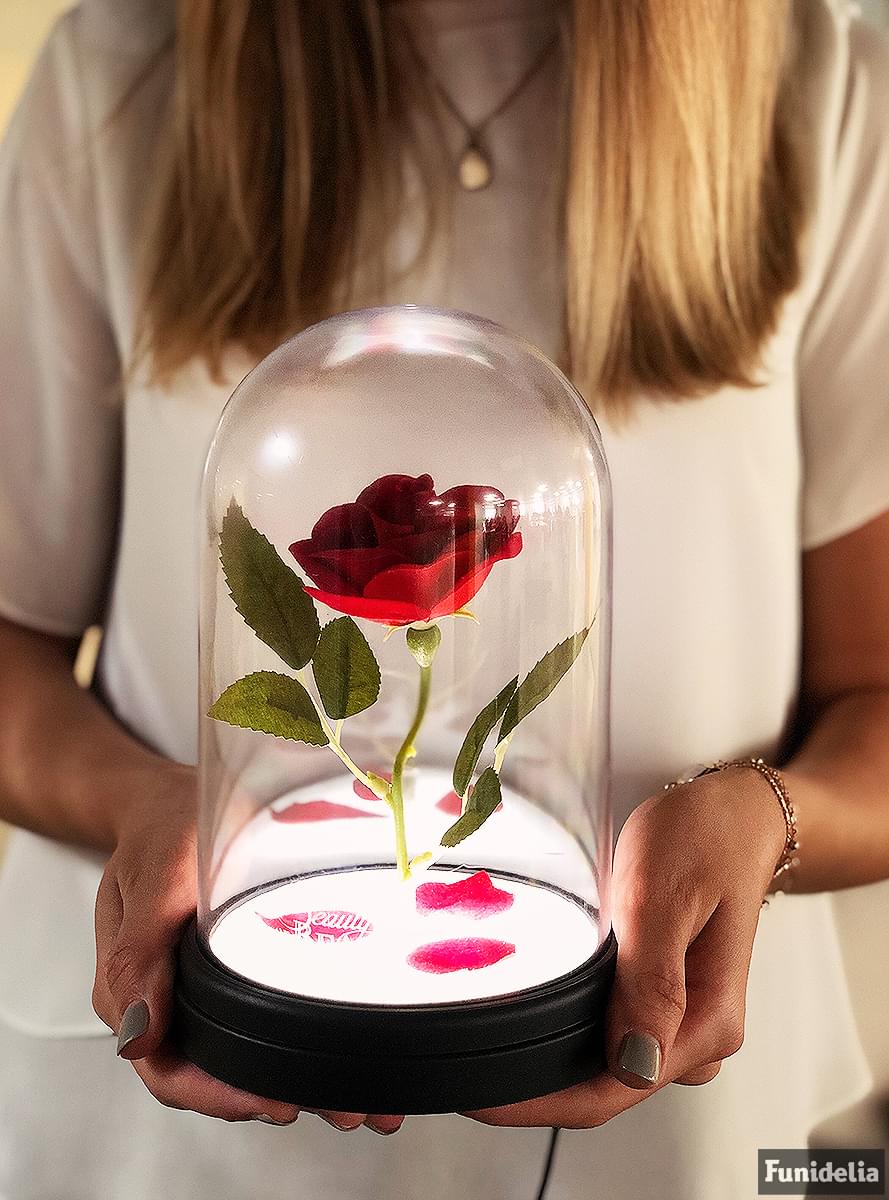 Rose enchantée de la Belle et la Bête en vitrine lumineuse