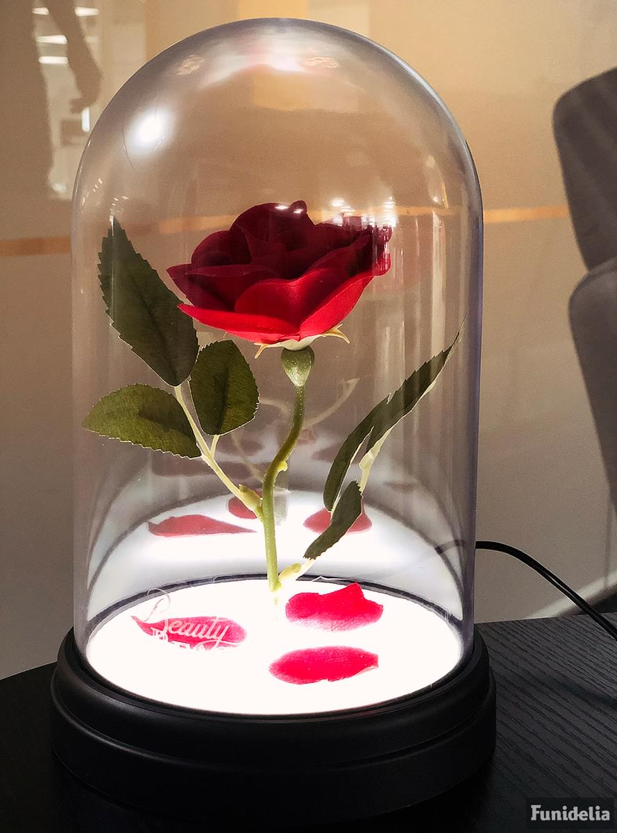Rosa encantada de A Bela e o Monstro em vitrina iluminada | Funidelia