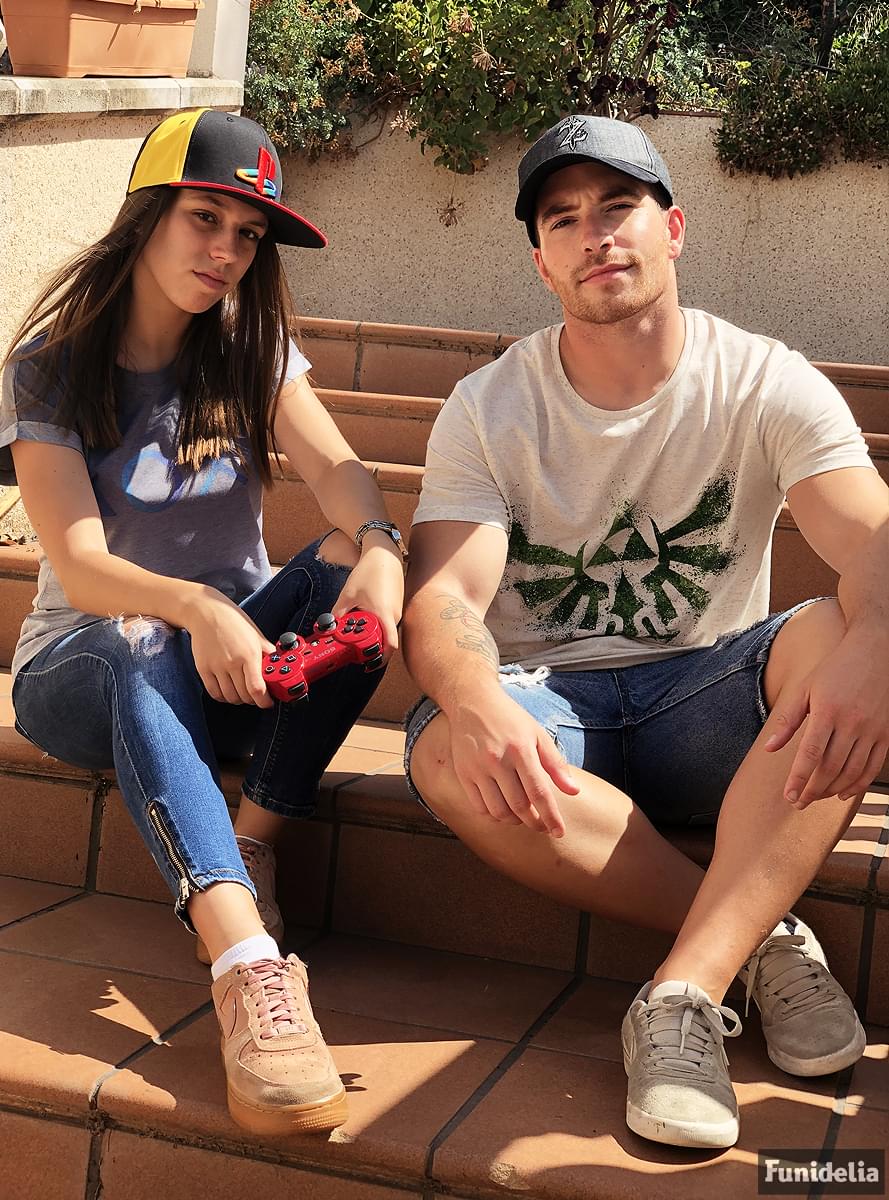 T-shirt de botões PlayStation cinzenta para mulher