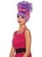롤빵과 여성 보라색 팝 아트 가발