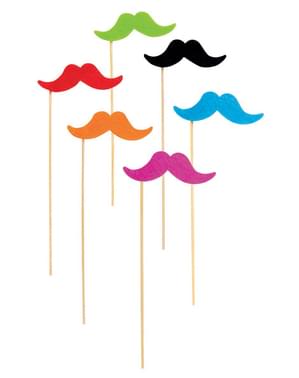 Sett med 6 Flerfargede Mustasjer