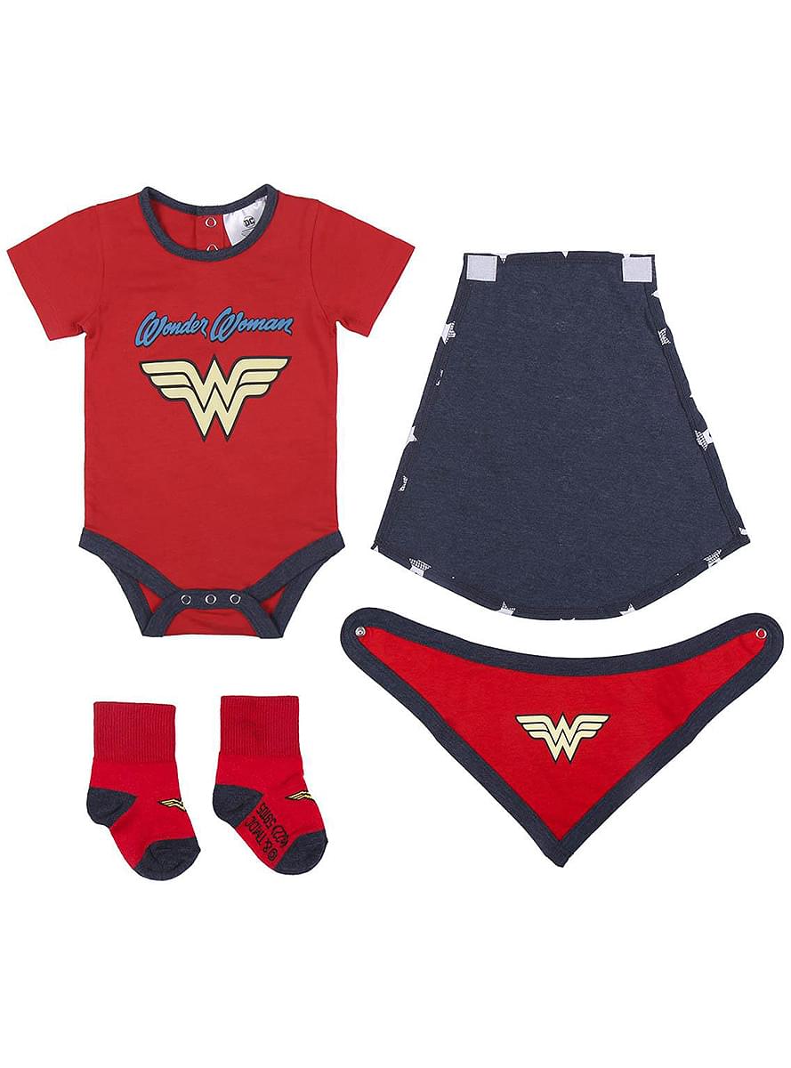 Wonder Woman Rugdalózó, Zokni és Előke Szett Babáknak