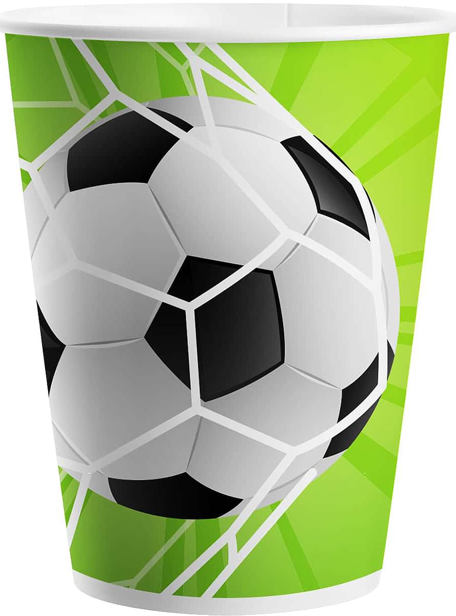8 futbalových pohárov