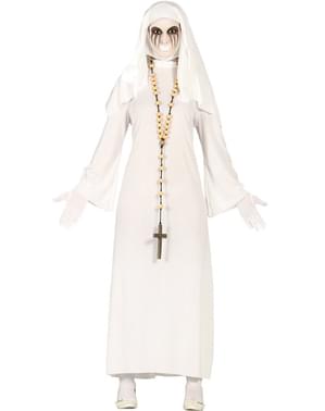 Kadının hayalet rahibe kostümü