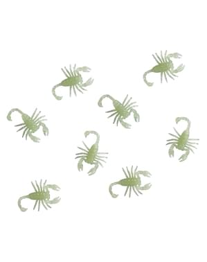 8 škorpiónov svietiacich v tme