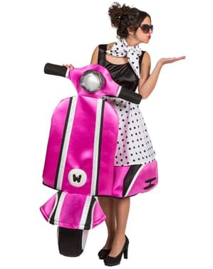 Costume da ragazza anni '50 in moto rosa