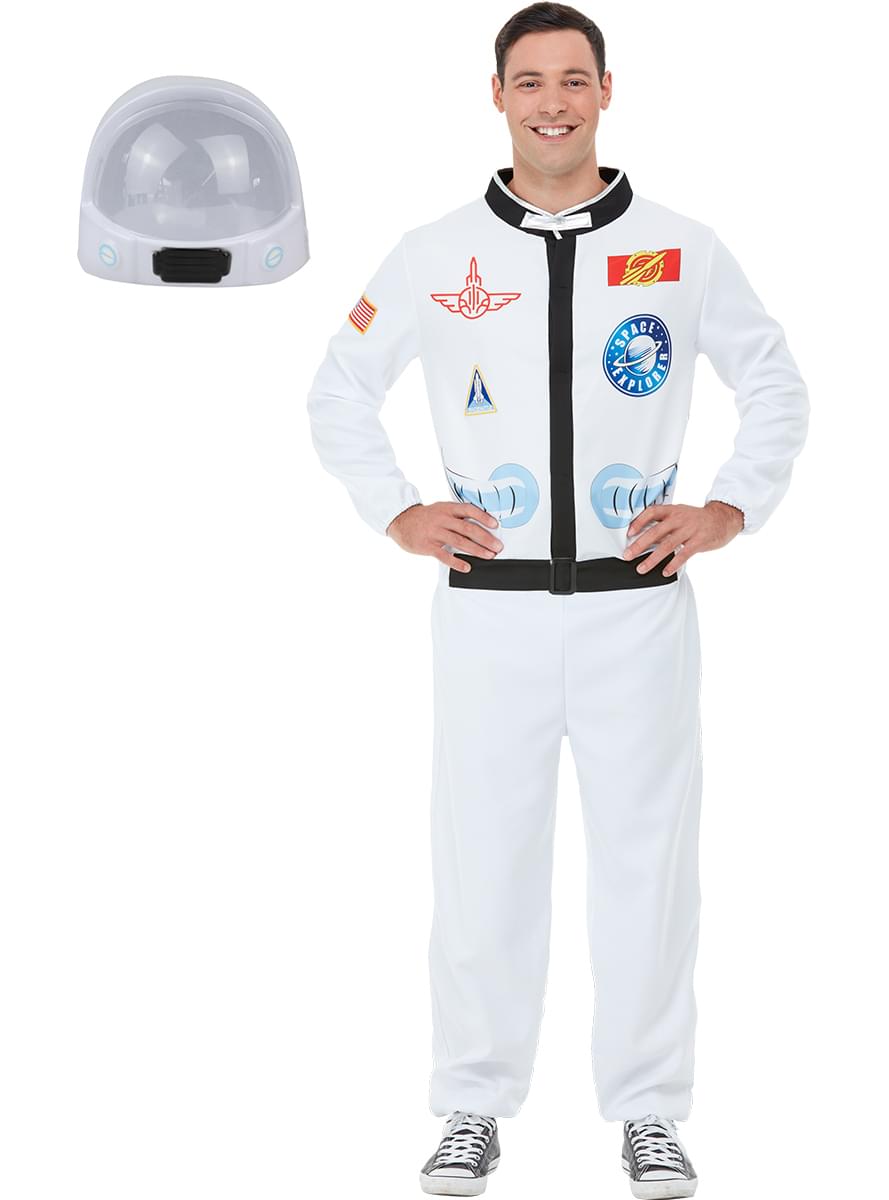 Fato de astronauta com capacete tamanho grande