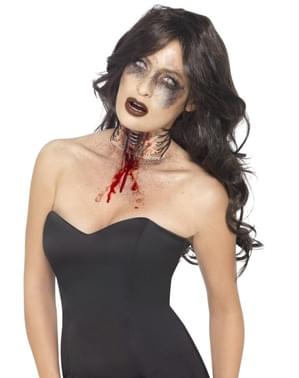 Дорослі розірвали шию зомбі