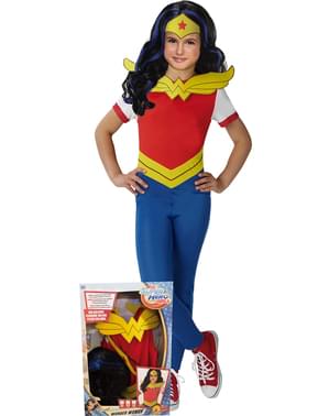 Kostum Wonder Woman dalam kotak untuk anak perempuan