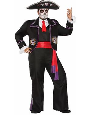 День чоловіка плюс розмір «мерачі» мертвого костюма