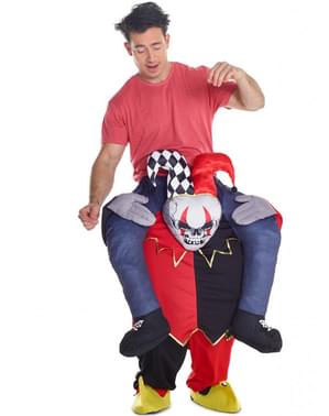 道化師の肩の上で踊る道化師