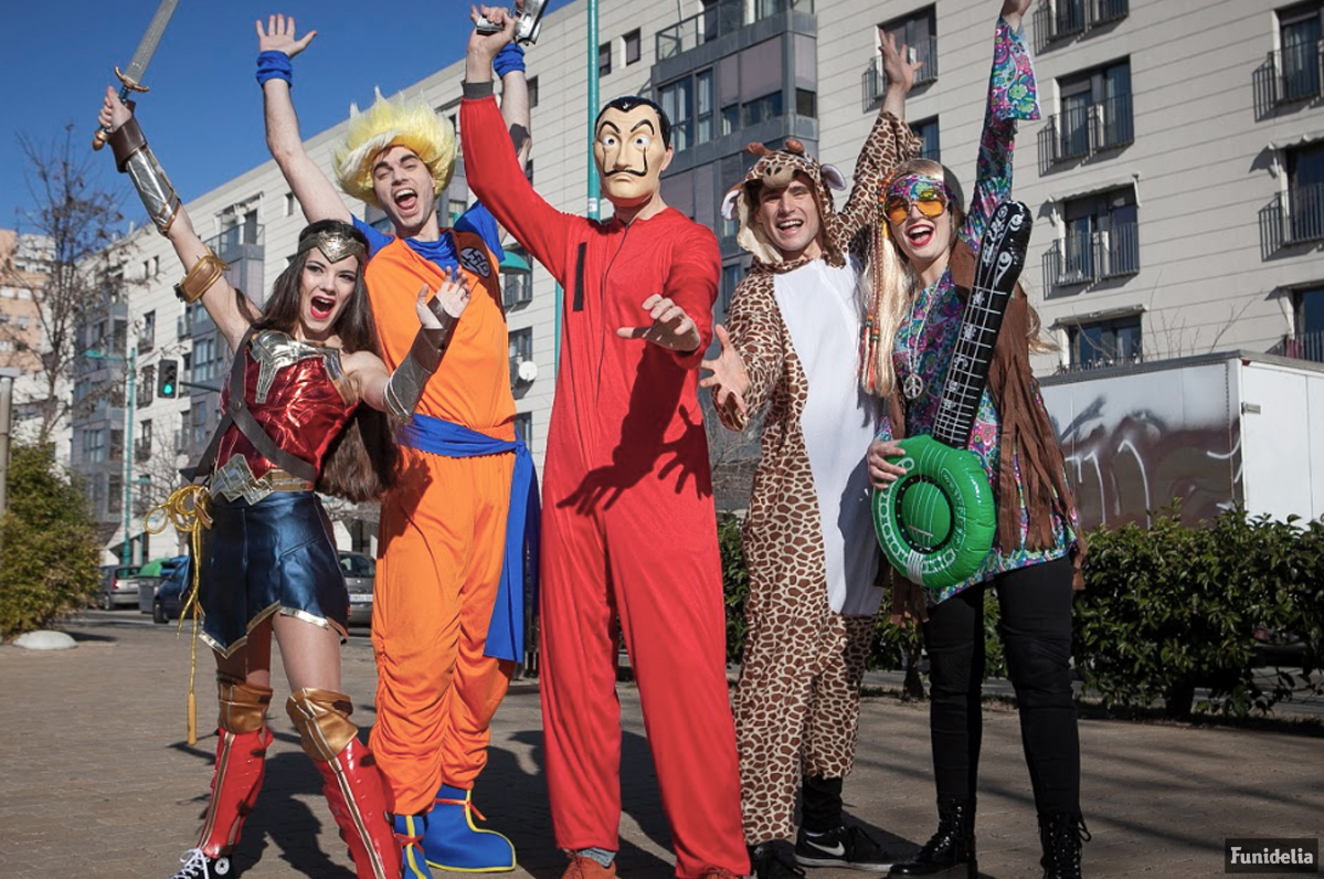 Costumi di Carnevale originali: le maschere e i vestiti per adulti