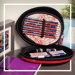 AUAUY Set Cancelleria 27 Pezzi Per Bambini - Matite Flessibili, Quaderni, Gomme E Temperamatite, Ideale Per Ritorno A Scuola, Compleanni E Piccoli Regali