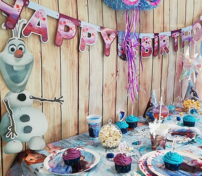 Decoracion con globos frozen para fiesta infantil  Globos, Decoración de  cenicienta, Decoración con globos